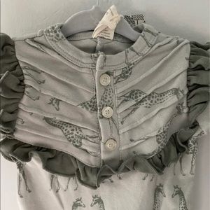 Kate Quinn giraffe shirt 3-6 month NWT